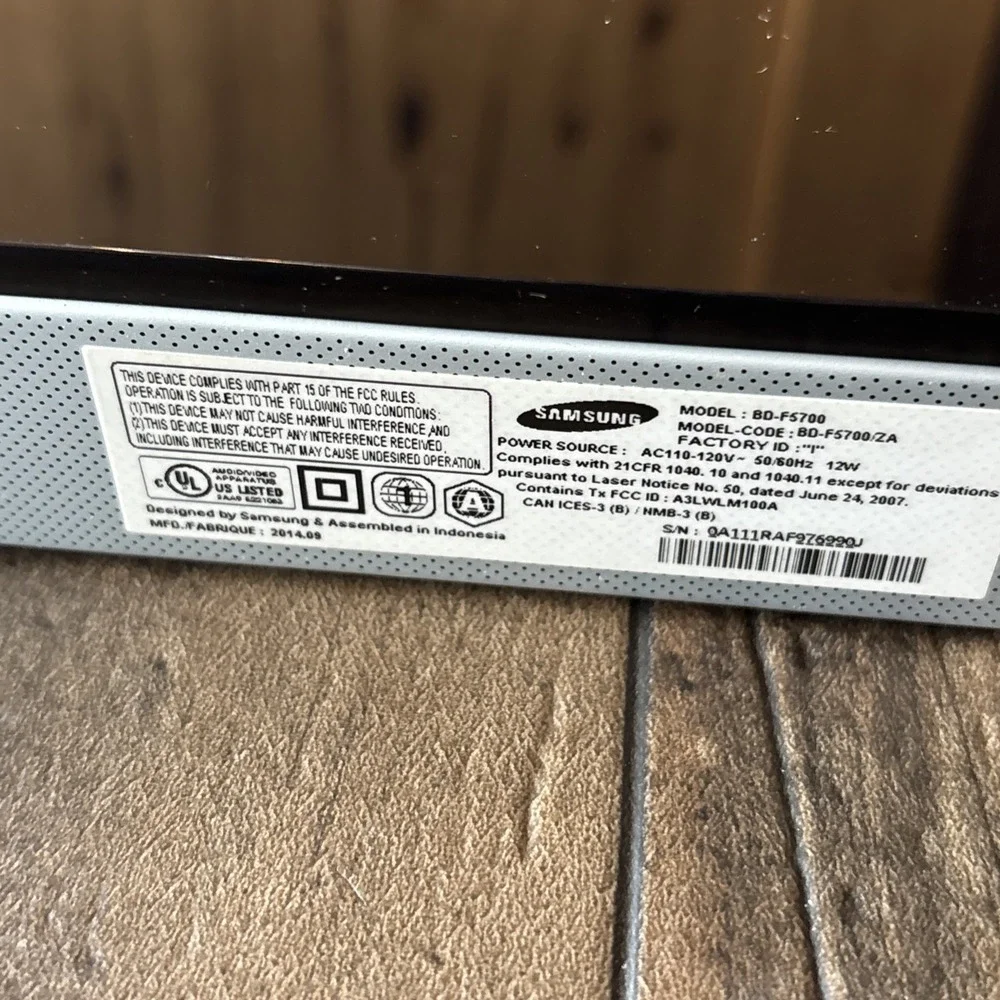 Samsung BD-F5700 Blu-ray/ DVD Player No Remote Includes HDMI Cable Tested Works
